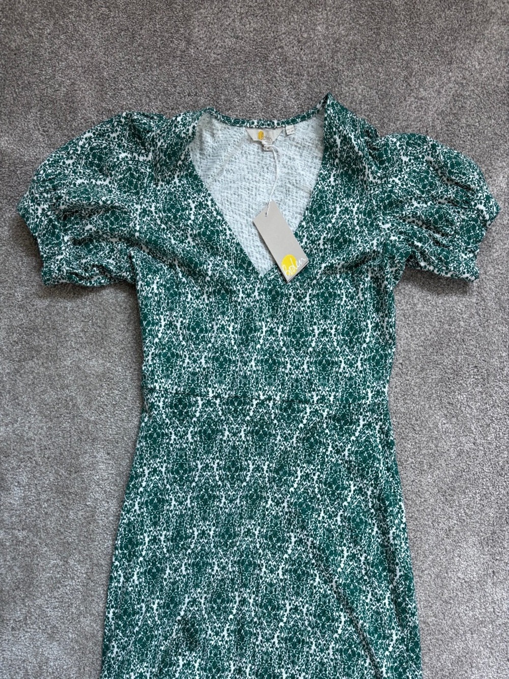 NWT Boden Green V-neck Dress 4 Petite